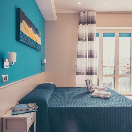 Oltre Il Mare Guest House Gaeta Bagian luar foto