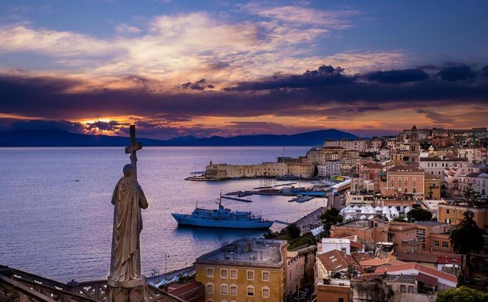 Oltre Il Mare Guest House Gaeta Bagian luar foto