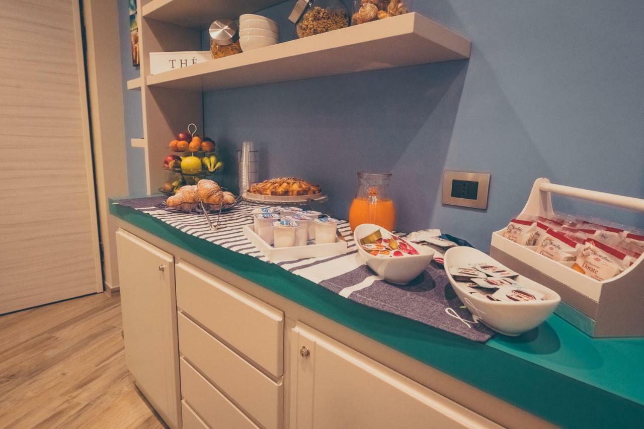 Oltre Il Mare Guest House Gaeta Bagian luar foto
