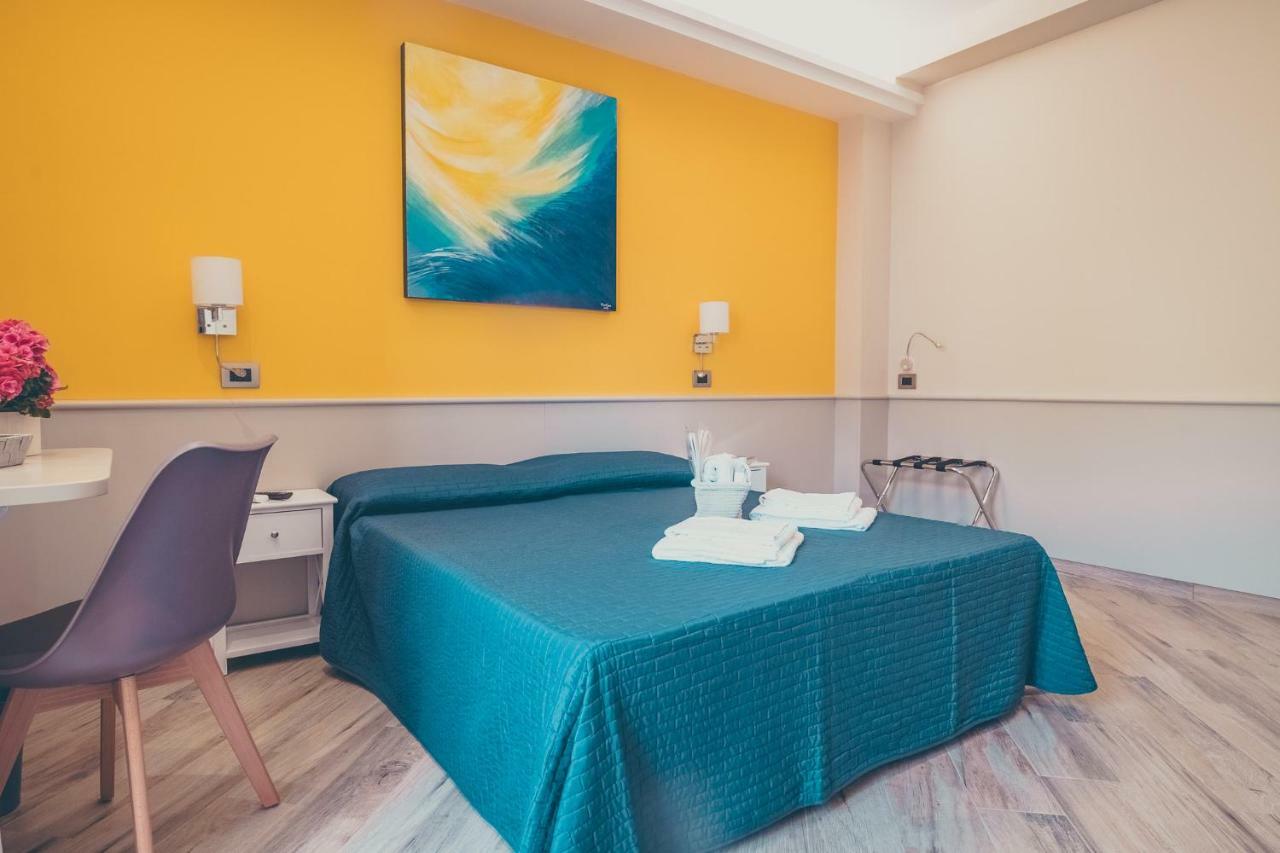 Oltre Il Mare Guest House Gaeta Bagian luar foto