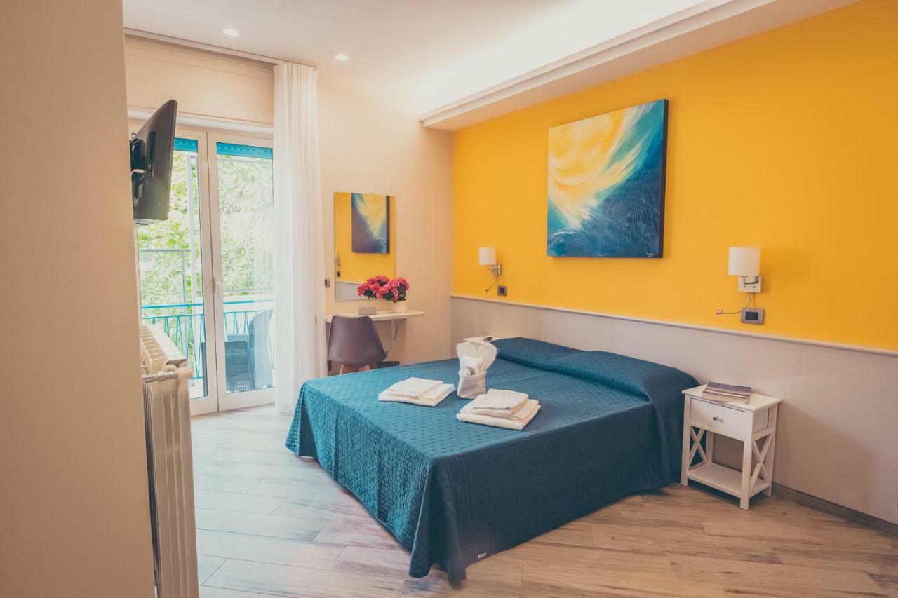 Oltre Il Mare Guest House Gaeta Bagian luar foto