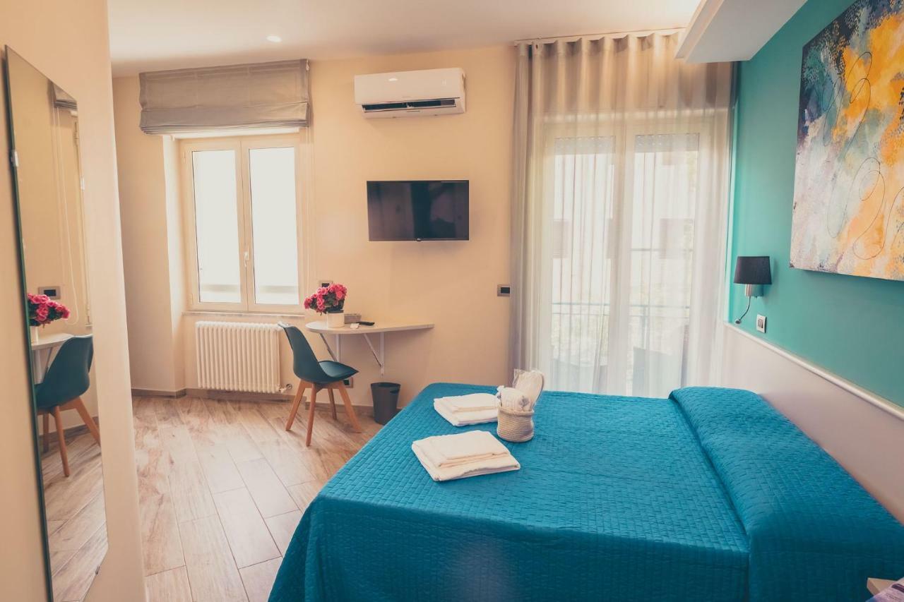 Oltre Il Mare Guest House Gaeta Bagian luar foto