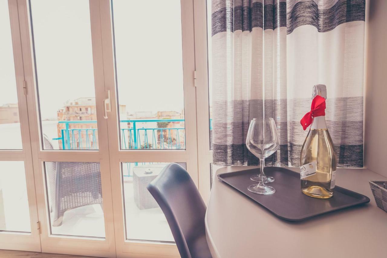 Oltre Il Mare Guest House Gaeta Bagian luar foto